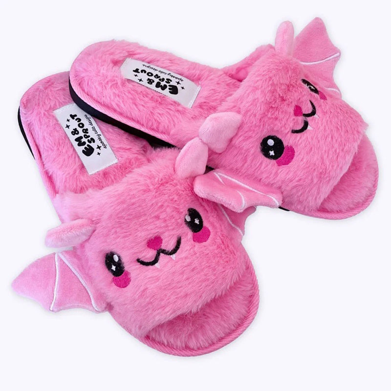 Cozy Bat Slippers – Plush & Spooky in Every Step